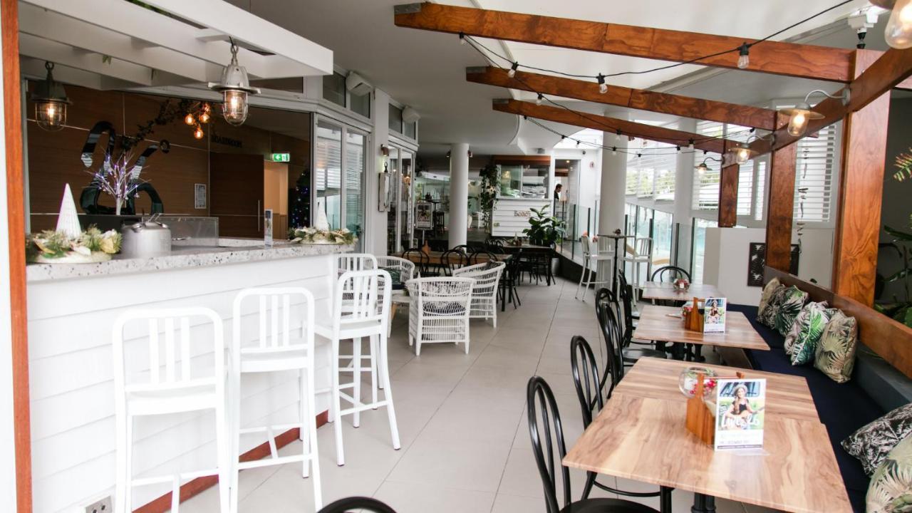 Rumba Beach Resort Caloundra Bagian luar foto The interior of the restaurant