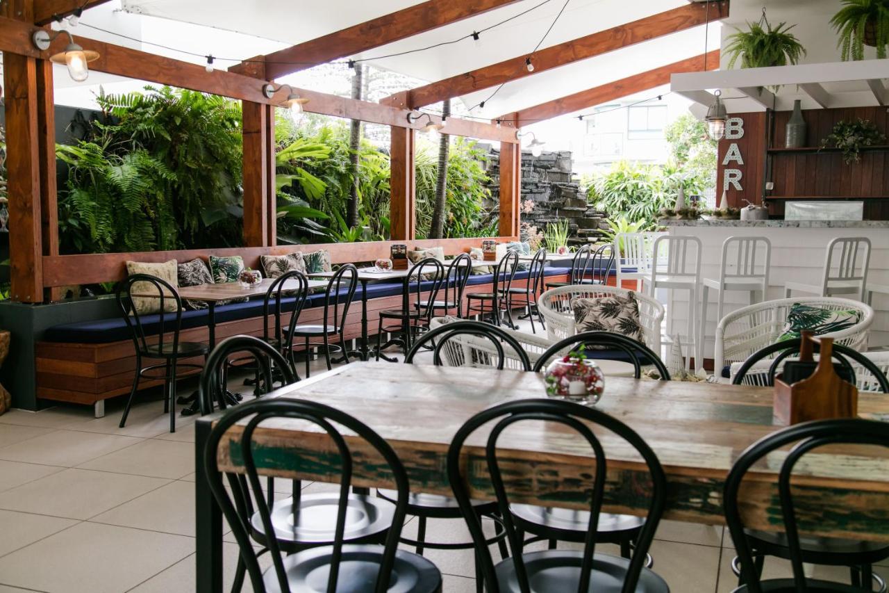 Rumba Beach Resort Caloundra Bagian luar foto The interior of the restaurant