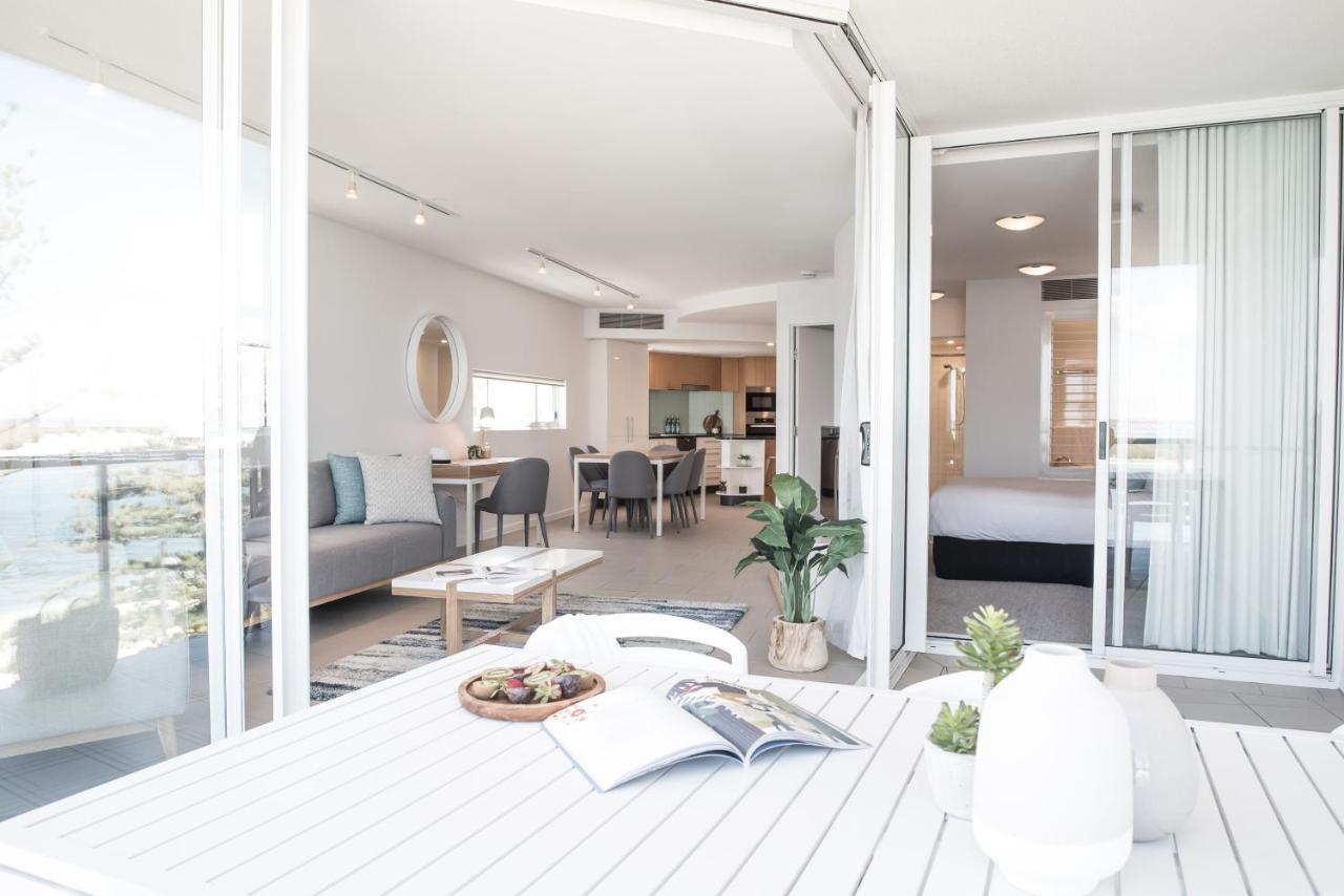 Rumba Beach Resort Caloundra Bagian luar foto A typical apartment at the complex