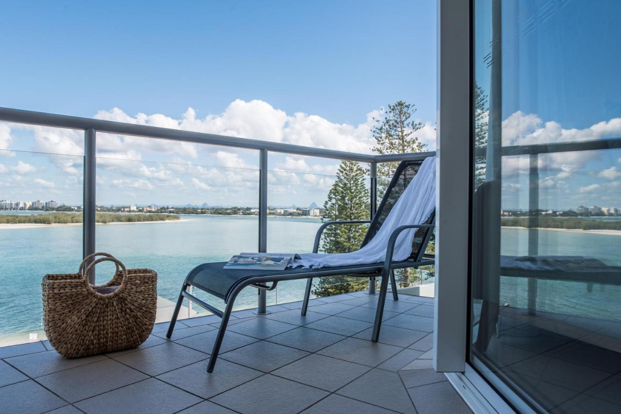 Rumba Beach Resort Caloundra Bagian luar foto A balcony at the hotel