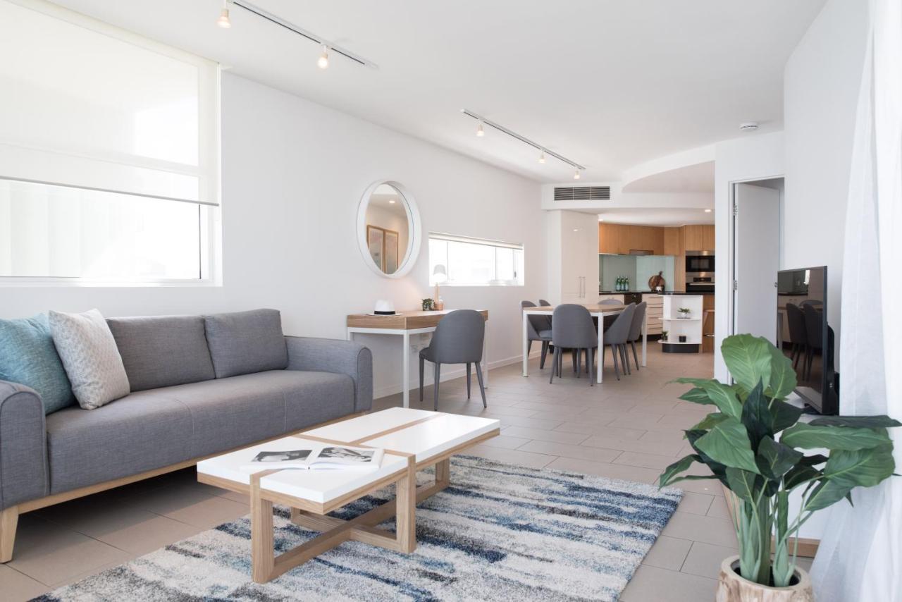 Rumba Beach Resort Caloundra Bagian luar foto The interior of a typical apartment