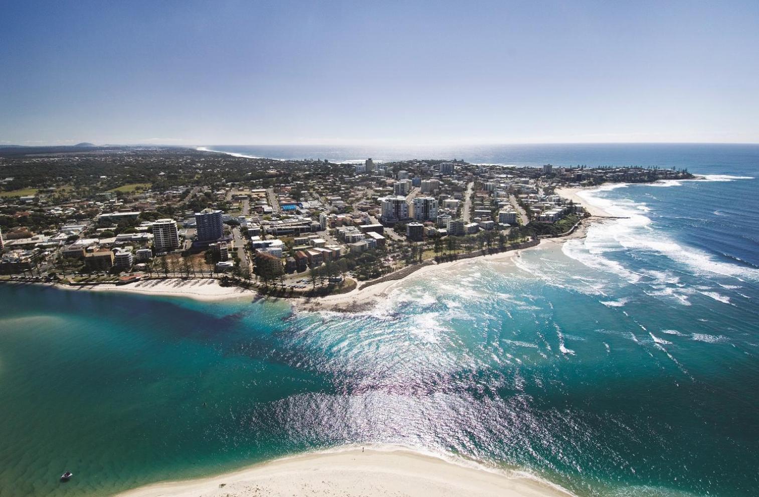 Rumba Beach Resort Caloundra Bagian luar foto Aerial view of the town