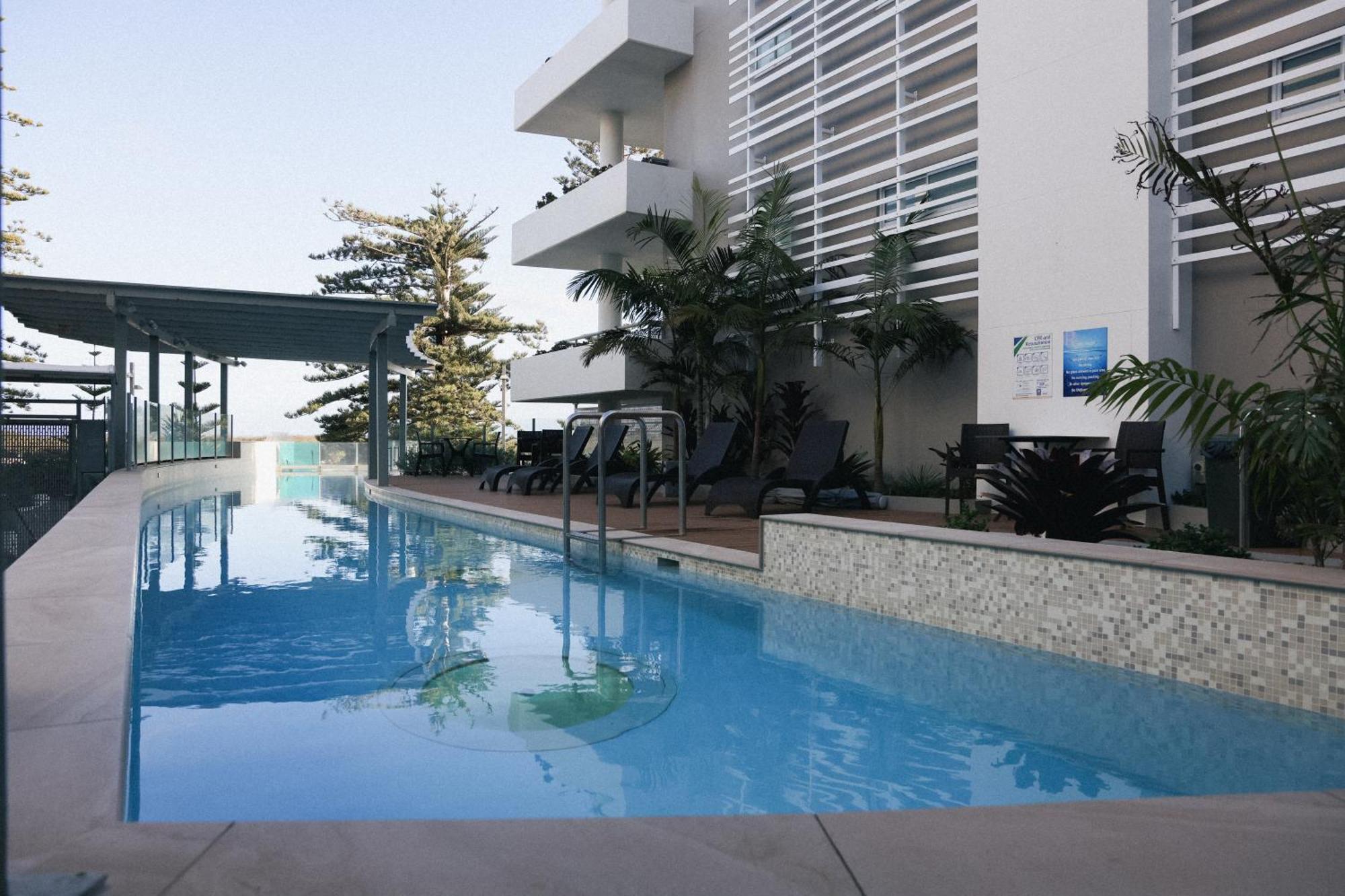 Rumba Beach Resort Caloundra Bagian luar foto